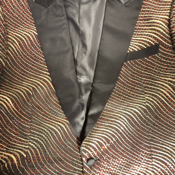 Elegant Black and Red Patterned Blazer - Picture 2 of 15